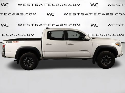 Used 2022 Toyota Tacoma TRD Off-Road AWD/4WD image 48