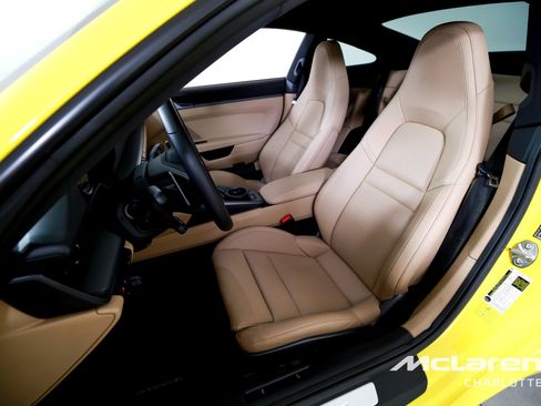Used 2022 Porsche 911 Carrera 4S w/ Premium Package image 11