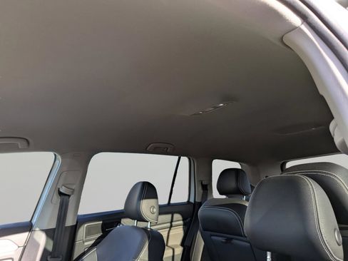 Used 2023 Volkswagen Atlas SE w/ Black Wheel Package FWD image 20