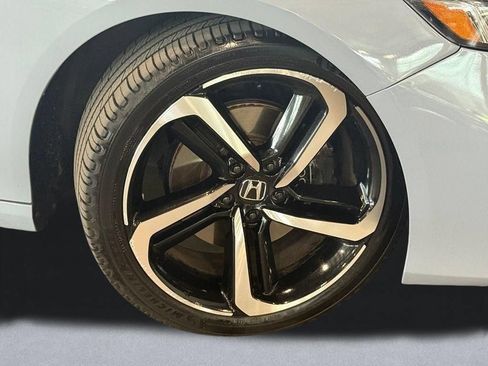 Used 2022 Honda Accord Sport image 17