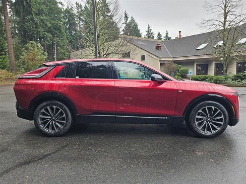 New 2026 Cadillac Lyriq Sport image 6