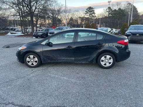 Used 2016 Kia Forte LX image 2