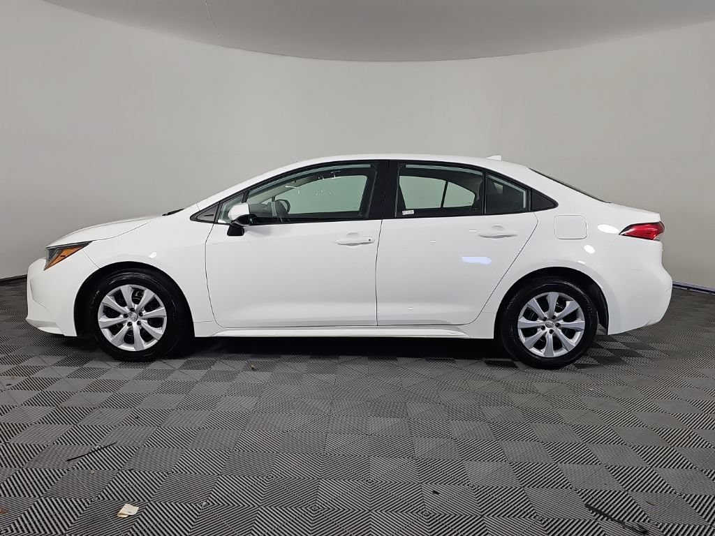Used 2024 Toyota Corolla LE FWD image 1