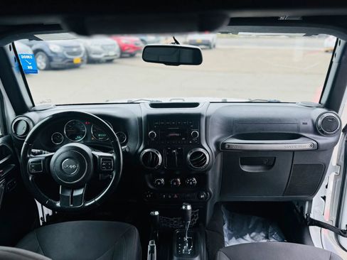 Used 2018 Jeep Wrangler Sport AWD/4WD image 14