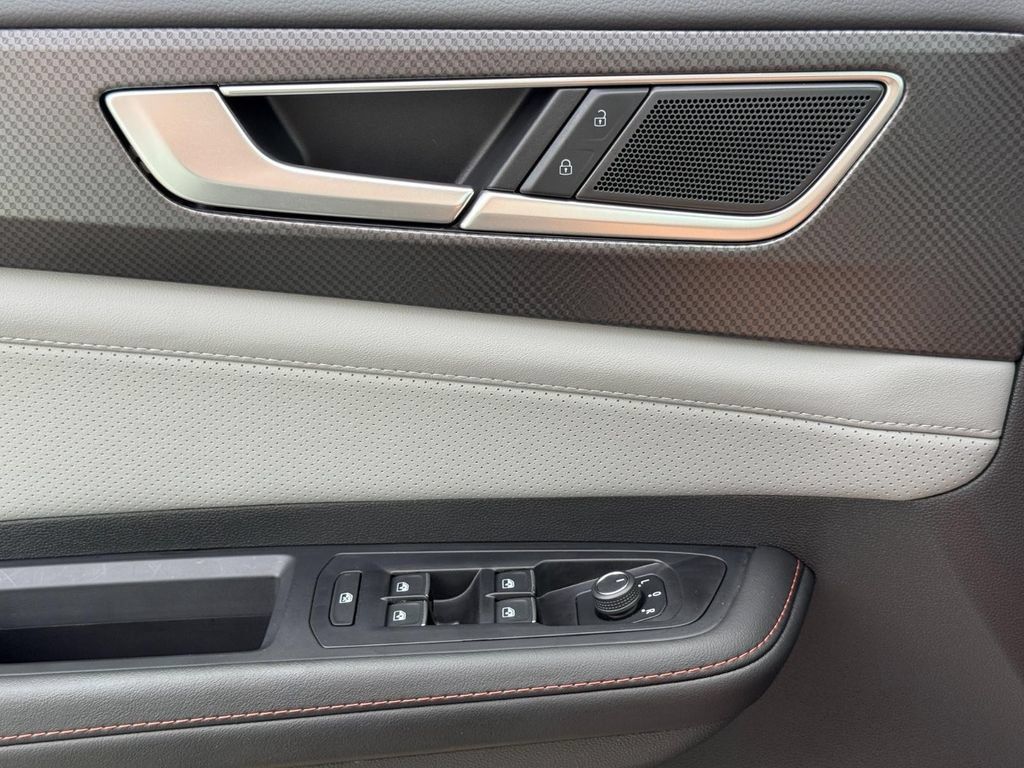 Certified 2026 Volkswagen Atlas Peak Edition AWD/4WD image 27