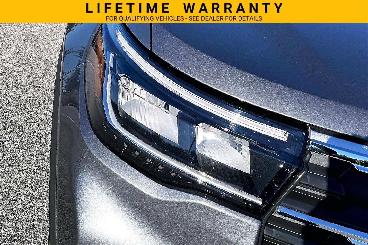 Used 2025 Ford Explorer Active w/ Active Comfort Package AWD/4WD image 33