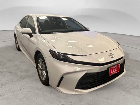 Used 2025 Toyota Camry LE FWD image 7