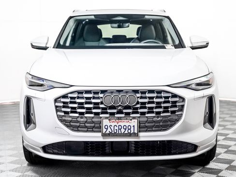 Certified 2025 Audi Q5 Prestige image 10