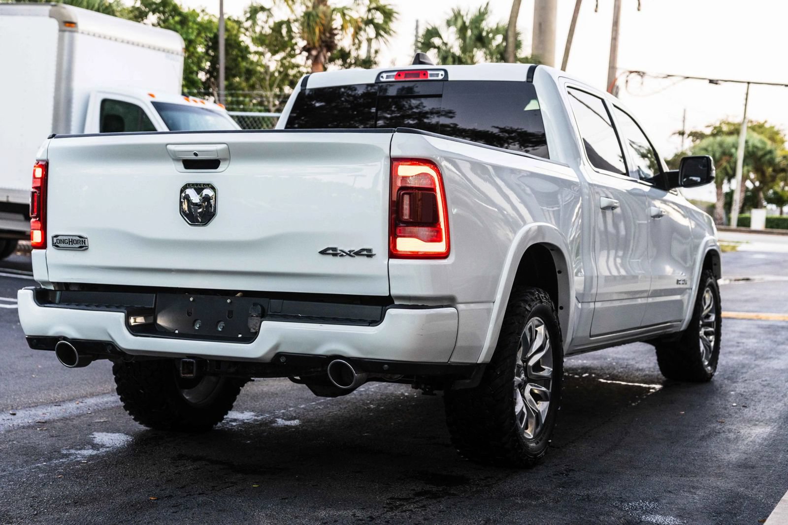 Used 2023 RAM 1500 Limited w/ Body Color Bumper Group AWD/4WD image 13