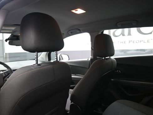 Used 2018 Chevrolet Trax LS image 24