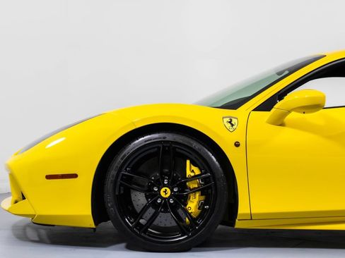 Certified 2019 Ferrari 488 GTB RWD image 27