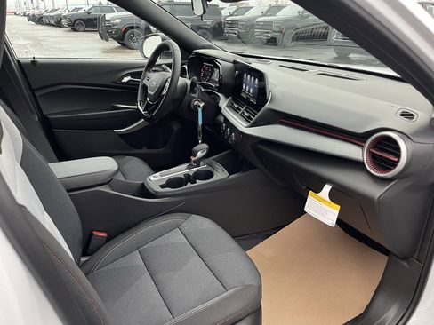 New 2026 Chevrolet Trax RS w/ Sunroof Package image 20