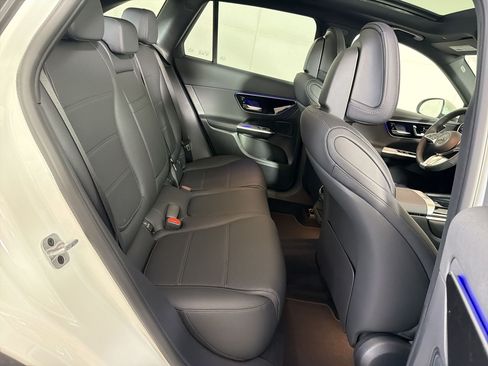 Used 2026 Mercedes-Benz GLC 300 4MATIC image 30