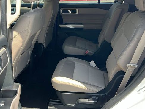 Certified 2023 Ford Explorer XLT RWD image 8