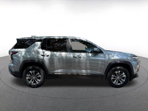 Used 2025 Chevrolet Equinox LT FWD image 23