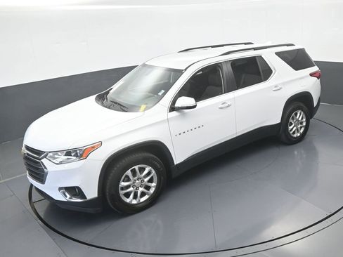 Used 2020 Chevrolet Traverse LT FWD image 49