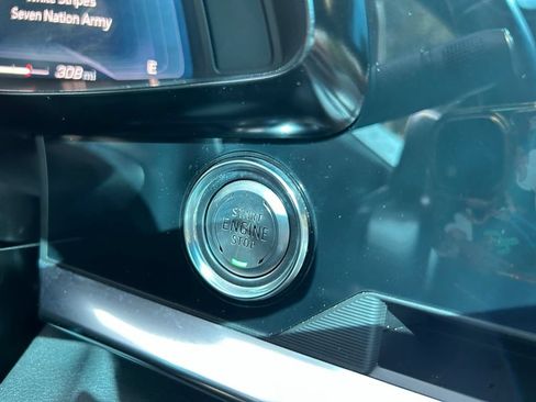 Used 2021 Chevrolet Corvette Stingray Preferred Cpe w/ Battery Protection Package RWD image 37