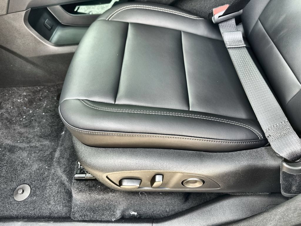 New 2026 GMC Acadia Elevation w/ Elevation Premium Package FWD image 25