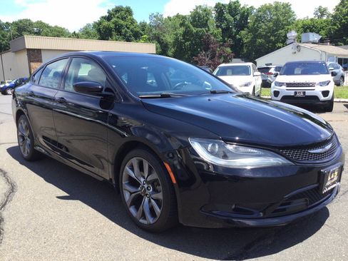 Used 2016 Chrysler 200 S w/ Comfort Group AWD/4WD image 5