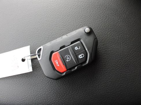 Used 2025 Jeep Wrangler Unlimited Sahara AWD/4WD image 39