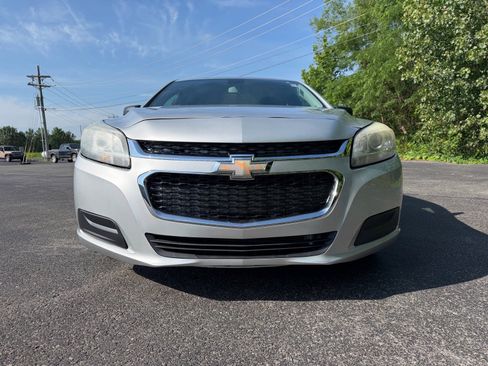 Used 2016 Chevrolet Malibu LT FWD image 4