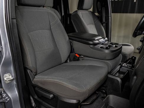 Used 2024 RAM 3500 Tradesman w/ Chrome Appearance Group image 28