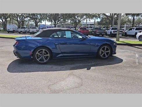 Used 2024 Ford Mustang Convertible image 36