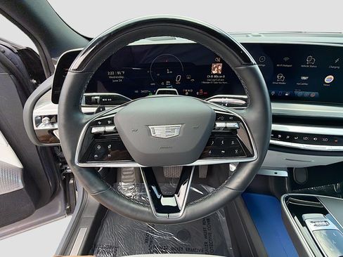 Used 2024 Cadillac Lyriq Sport AWD/4WD image 38