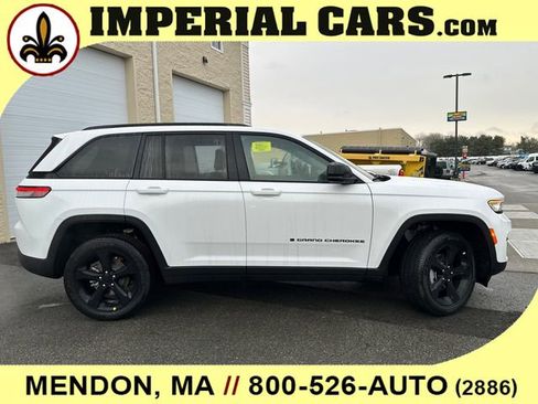 New 2025 Jeep Grand Cherokee Altitude AWD/4WD image 15