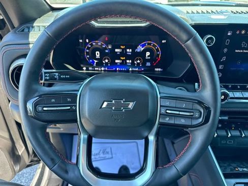Certified 2025 Chevrolet Colorado Z71 w/ Midnight Edition AWD/4WD image 18