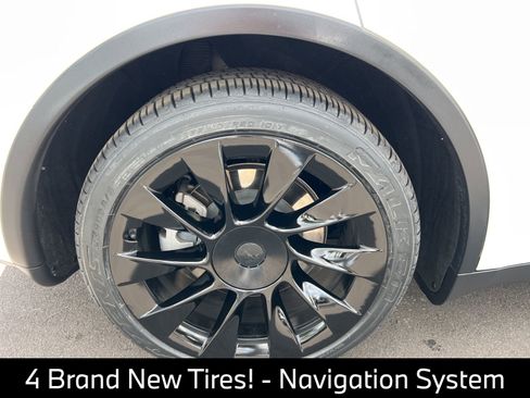 Used 2023 Tesla Model Y Long Range AWD/4WD image 12