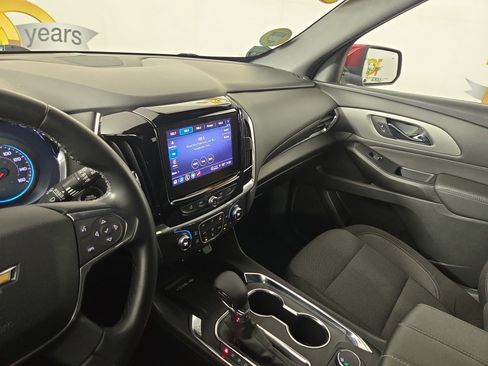 Certified 2023 Chevrolet Traverse LT image 24