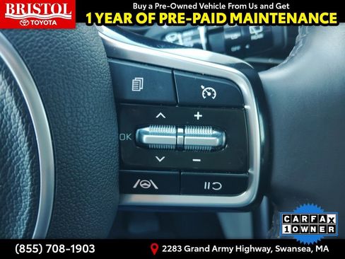 Used 2024 Kia Carnival LX image 28