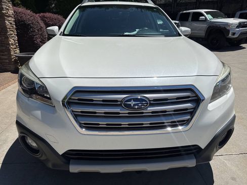 Used 2017 Subaru Outback 3.6R Limited AWD/4WD image 9