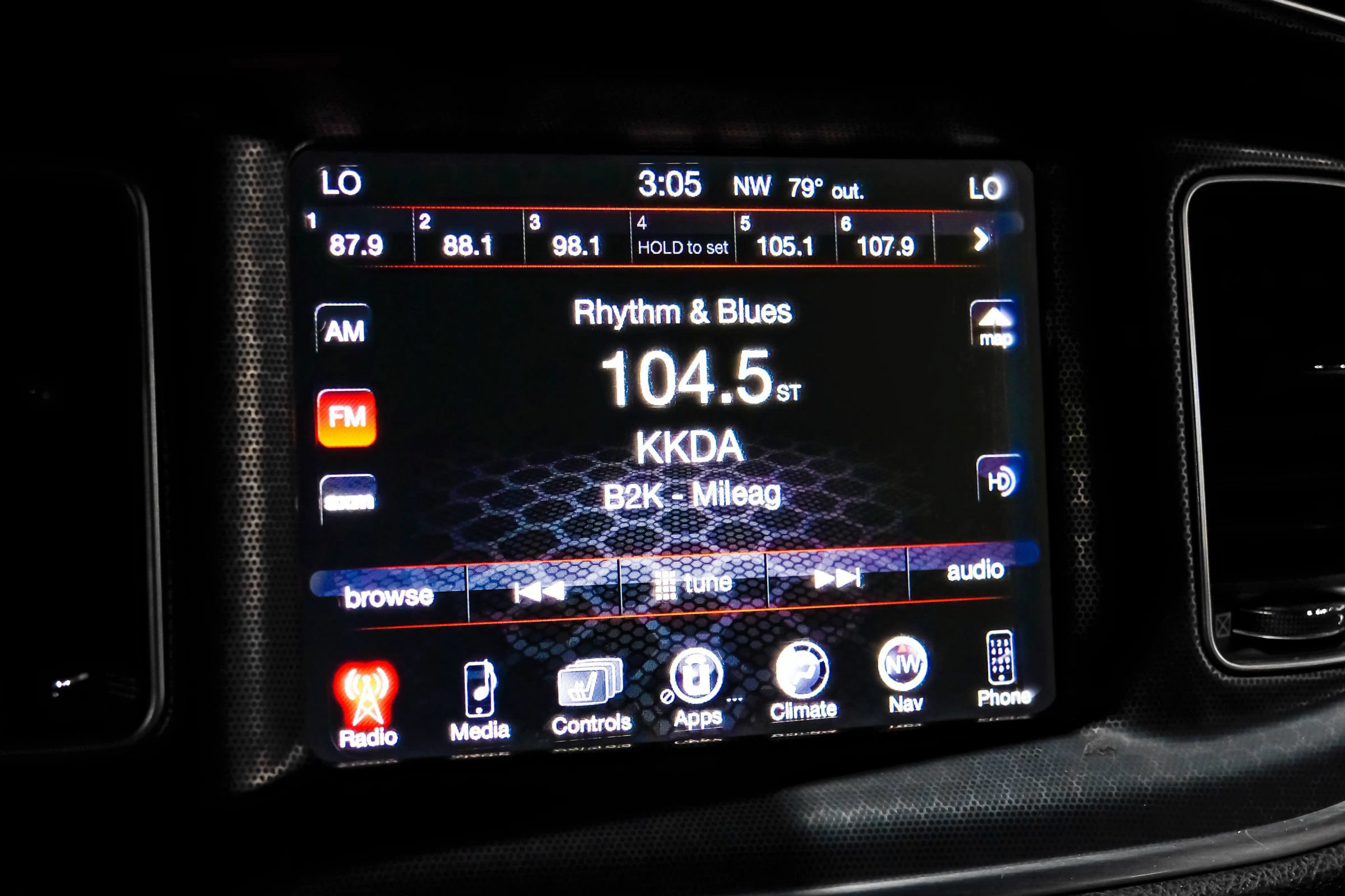 Used 2016 Dodge Charger SXT w/ Navigation & Travel Group RWD image 27
