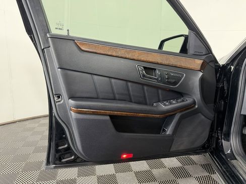 Used 2011 Mercedes-Benz E 350 4MATIC Sedan image 17