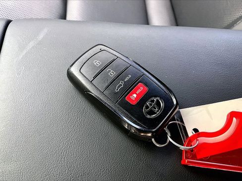 Used 2025 Toyota Crown Signia w/ Advanced Technology Package image 36