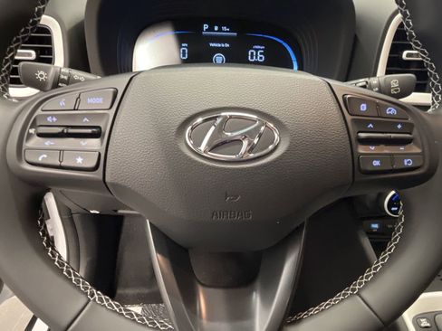 New 2025 Hyundai Venue Limited FWD image 6