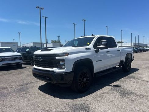 Used 2025 Chevrolet Silverado 2500 Custom w/ Custom Value Package AWD/4WD image 7