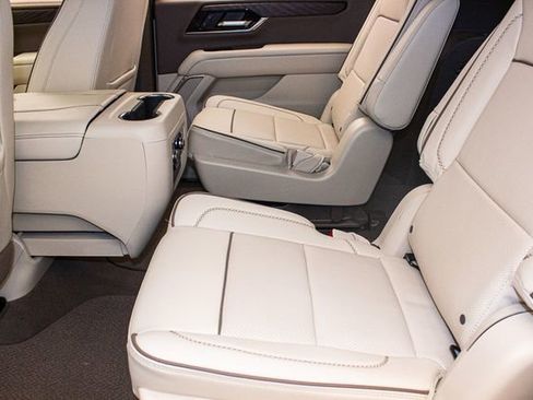 Used 2025 GMC Yukon XL Denali image 19
