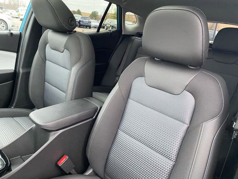 New 2026 Chevrolet Trax LT w/ Sunroof Package image 11