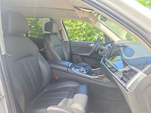 Used 2023 BMW X7 xDrive40i AWD/4WD image 18