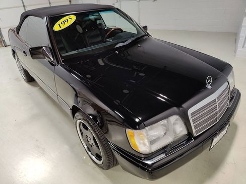 Used 1995 Mercedes-Benz E 320 Convertible image 2