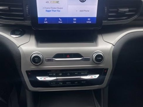 Used 2022 Ford Explorer XLT AWD/4WD image 20