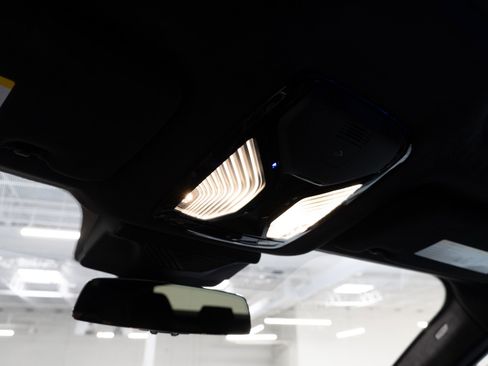 Used 2023 BMW XM image 32