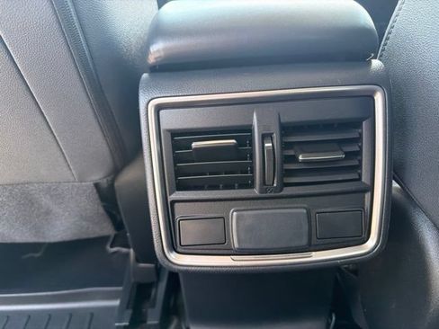 Used 2024 Subaru Forester Premium AWD/4WD image 26