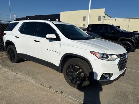 Used 2020 Chevrolet Traverse LT FWD image 3