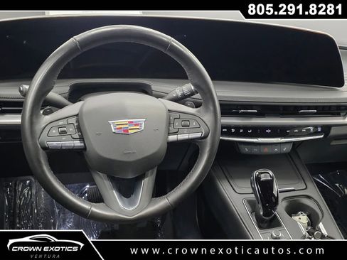 Used 2025 Cadillac XT4 Premium Luxury w/ Cold Weather Package FWD image 17