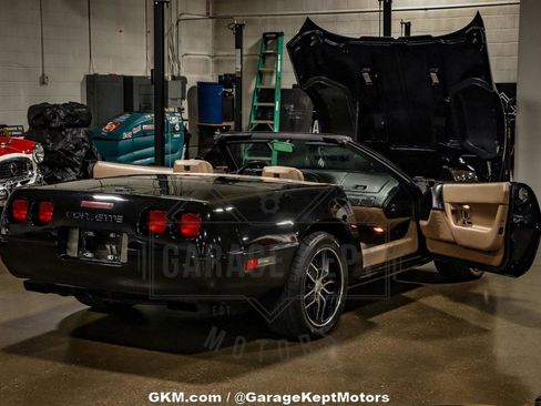 Used 1992 Chevrolet Corvette Convertible image 80
