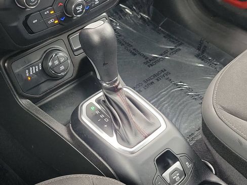 Certified 2023 Jeep Renegade Trailhawk AWD/4WD image 30